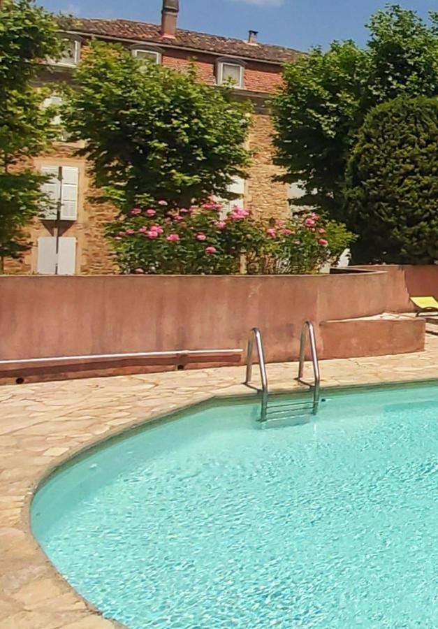 Eblouissant Appartement Au Calme D'Une Residence Avec Piscine Idealement Situe Au Pied Du Colorado Provencal Dans Le Prestigieux Luberon Rustrel Buitenkant foto