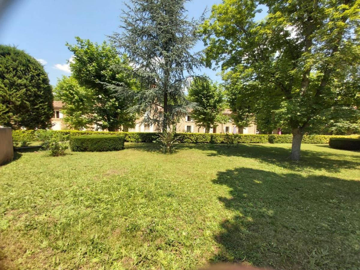 Eblouissant Appartement Au Calme D'Une Residence Avec Piscine Idealement Situe Au Pied Du Colorado Provencal Dans Le Prestigieux Luberon Rustrel Buitenkant foto