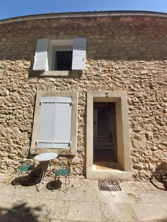 Eblouissant Appartement Au Calme D'Une Residence Avec Piscine Idealement Situe Au Pied Du Colorado Provencal Dans Le Prestigieux Luberon Rustrel Buitenkant foto