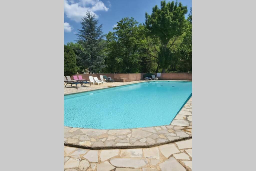 Eblouissant Appartement Au Calme D'Une Residence Avec Piscine Idealement Situe Au Pied Du Colorado Provencal Dans Le Prestigieux Luberon Rustrel Buitenkant foto