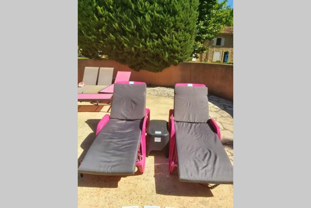 Eblouissant Appartement Au Calme D'Une Residence Avec Piscine Idealement Situe Au Pied Du Colorado Provencal Dans Le Prestigieux Luberon Rustrel Buitenkant foto